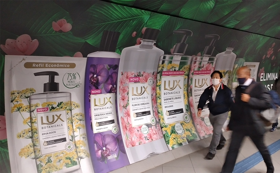 Impressão em grande formato é usada em ação no metrô de São Paulo