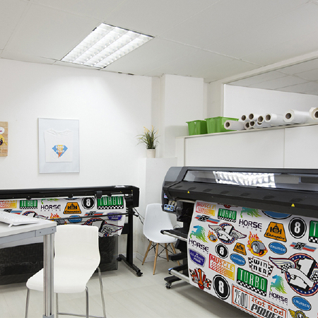 Artigo FESPA: Analisando os benefícios dos equipamentos de impressão e corte