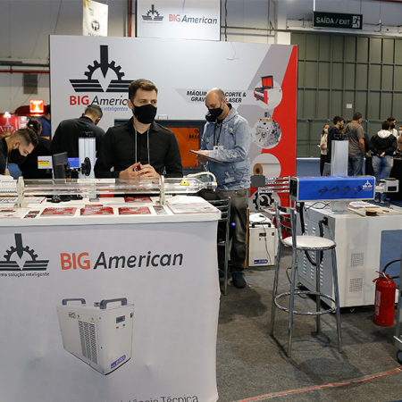 Big American destaca na FESPA Digital Printing elegância e funcionalidade do acabamento
