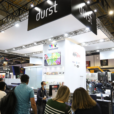 Durst apresenta tecnologia UV, lançamentos e nova parceria na FESPA Digital Printing