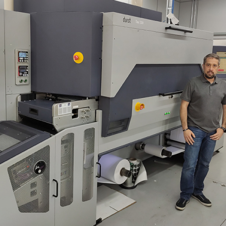 Gráfica Santa Genoveva investe em impressão digital de rótulos com Durst Tau 330