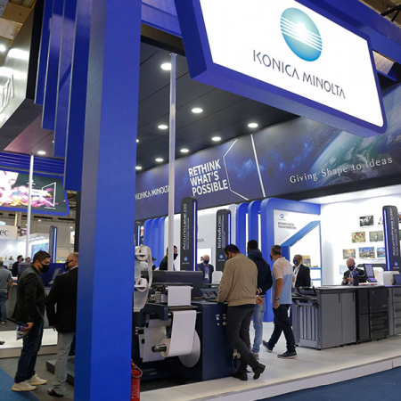 Konica Minolta retorna aos eventos presenciais em grande estilo na FESPA Digital Printing 2021