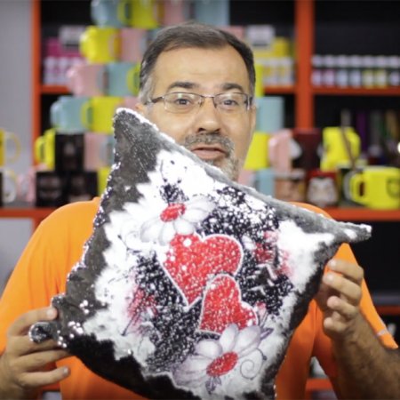 Dica ComunidadeWEB: como personalizar almofada com lantejoula