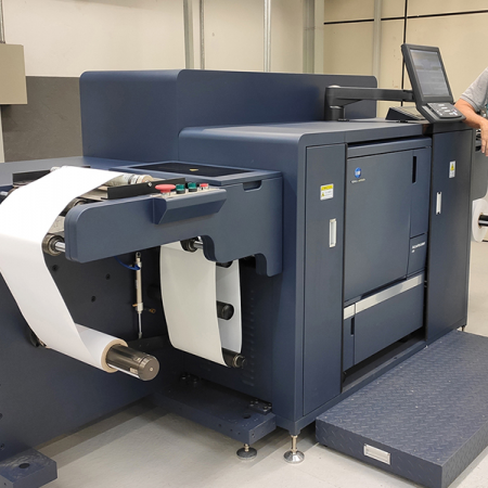 Grupo Tiliform instala primeira AccurioLabel 230 do Brasil