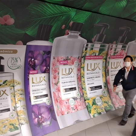 Impressão em grande formato é usada em ação no metrô de São Paulo