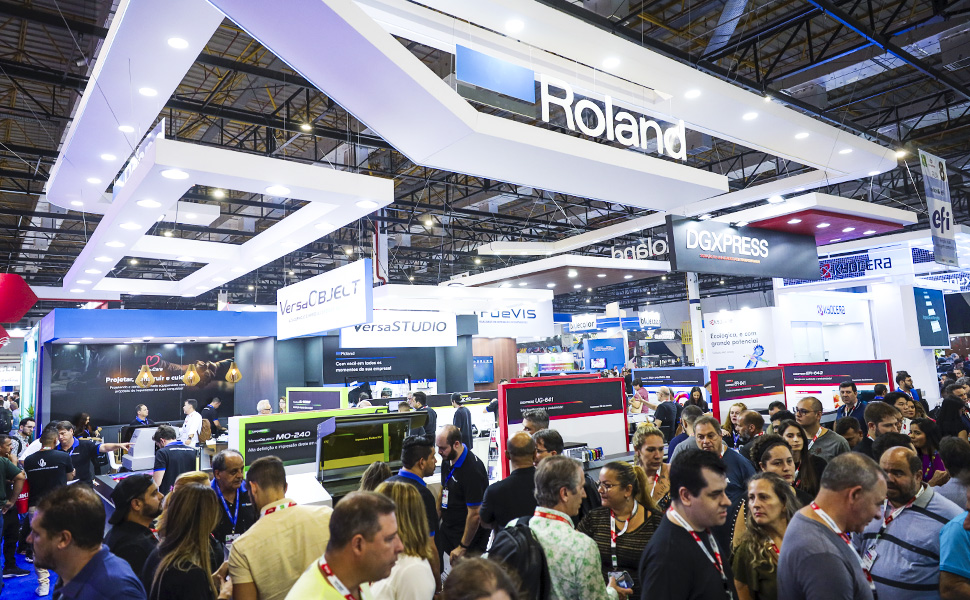 Roland DG celebra resultados positivos na FESPA Digital Printing 2024