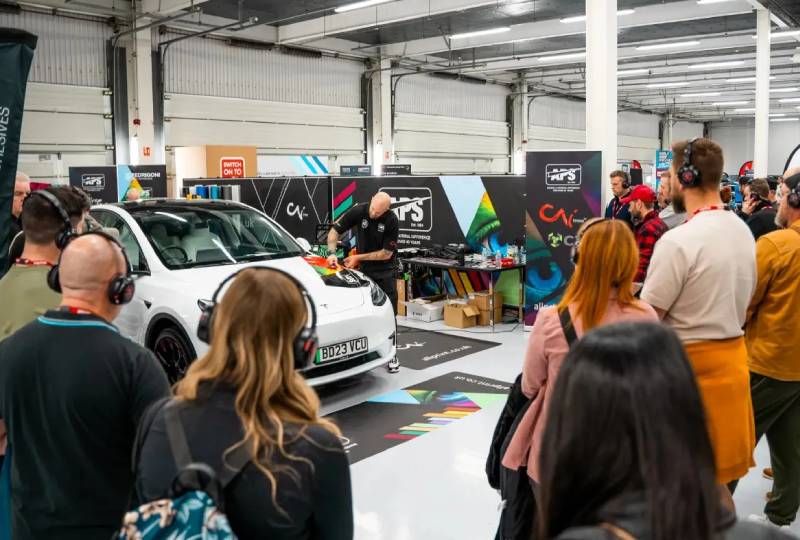WrapFest: a comunidade do envelopamento unida na FESPA em Barcelona