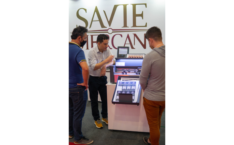 Savie Mercan leva impressão e corte para a FESPA Digital Printing