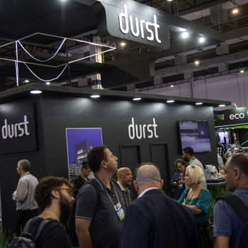 Durst apresenta solução integrada para comunicação visual na FESPA Brasil 2025