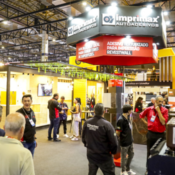 Imprimax faz sucesso com lançamentos para mercado decorativo na FESPA Digital Printing 2024