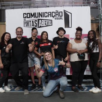Projeto social insere jovens na comunicação visual   