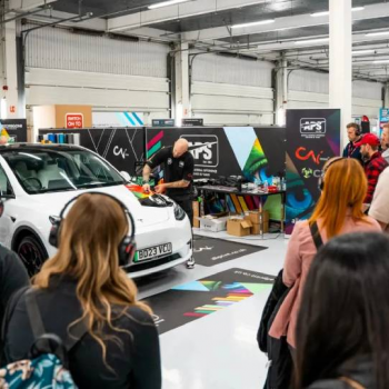 WrapFest: a comunidade do envelopamento unida na FESPA em Barcelona