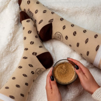 Dolce Gusto e Lupo fazem meia personalizada para quem ama café
